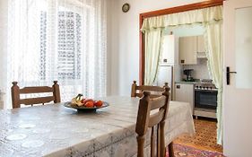 Irena'S Place A2